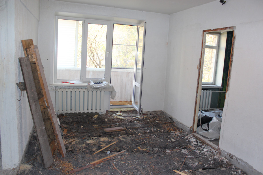Демонтаж деревянного пола в квартире своими руками: мусор под полом